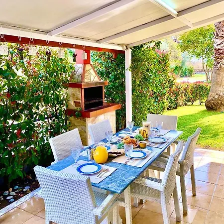 Fourka House Holiday home *