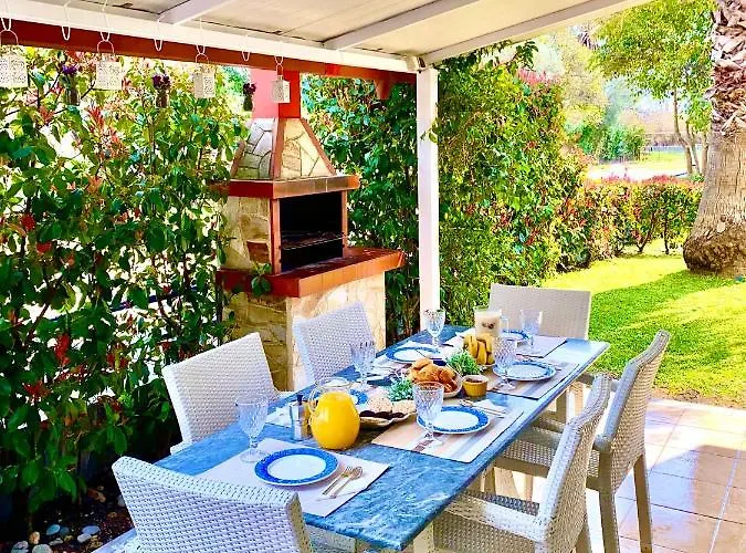 Fourka House Holiday home *